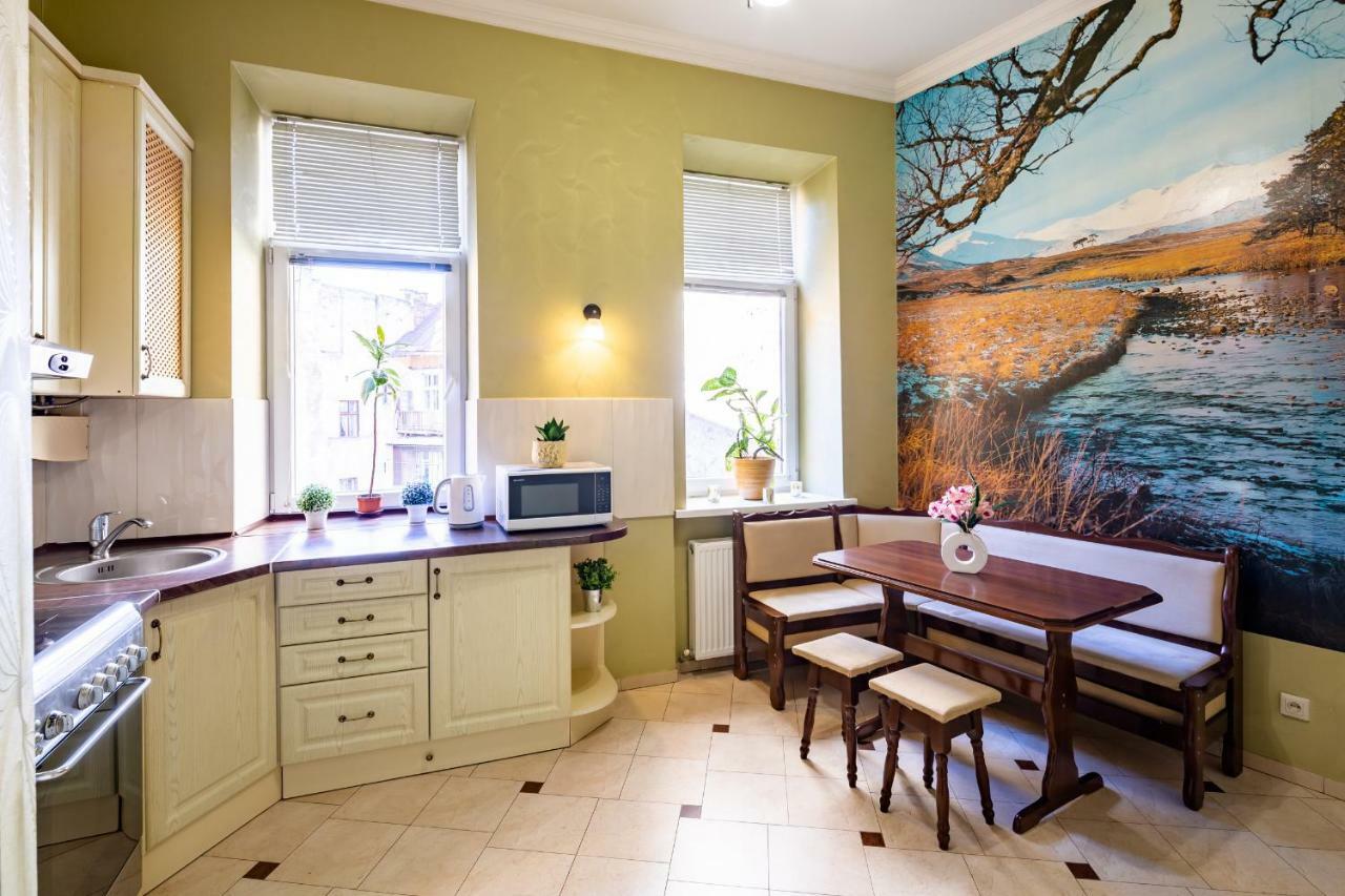 Alfa Apartments Kniazia Romana 11 Львів Екстер'єр фото