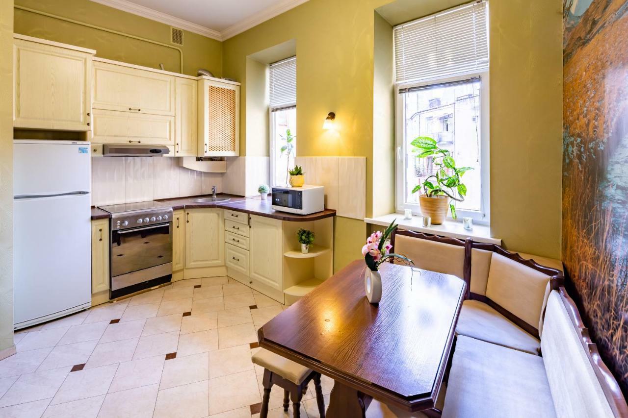 Alfa Apartments Kniazia Romana 11 Львів Екстер'єр фото